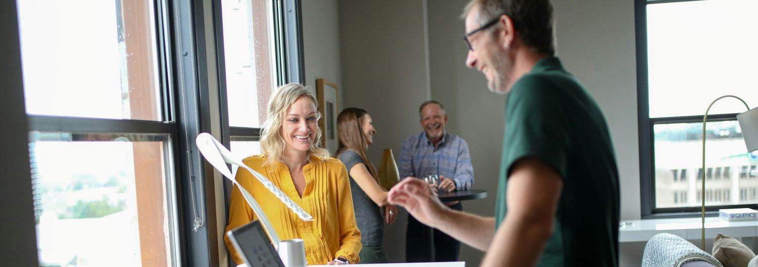 HR- und Führungssituation im Gespräch als Symbol für Return-to-Work nach Burnout